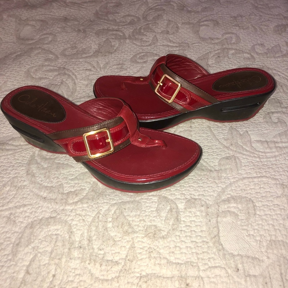 Cole Haan Air Maddy Dk Chocolate/Red Patent Thong Sandals 7B